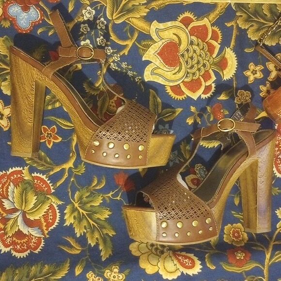 COPY - Bakers Brown Leather Sandal Heels!* - Picture 4 of 5